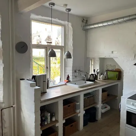 Feriehus Charming Heritage Townhouse *