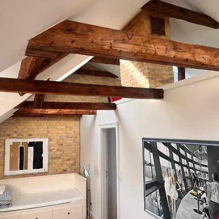 Charming Heritage Townhouse * Оденсе