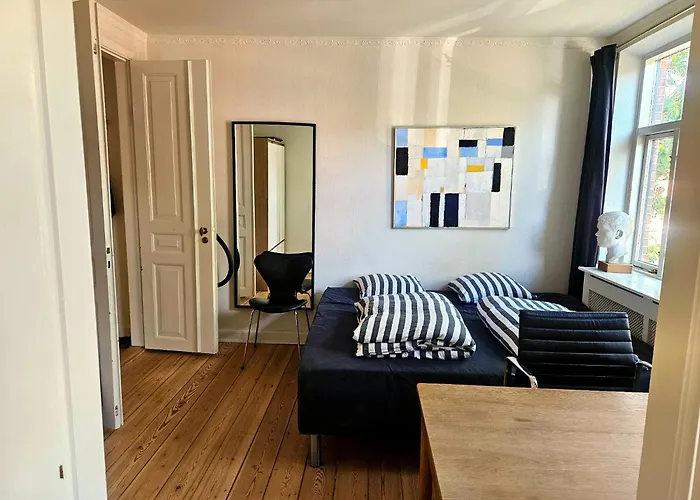 Charming Heritage Townhouse *